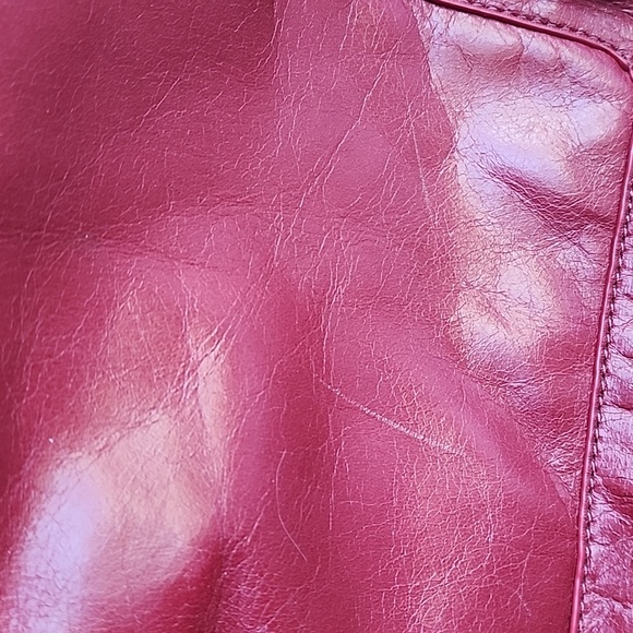 HOBO International Cardinal Red Distressed Leather Crossbody - Picture 13 of 17